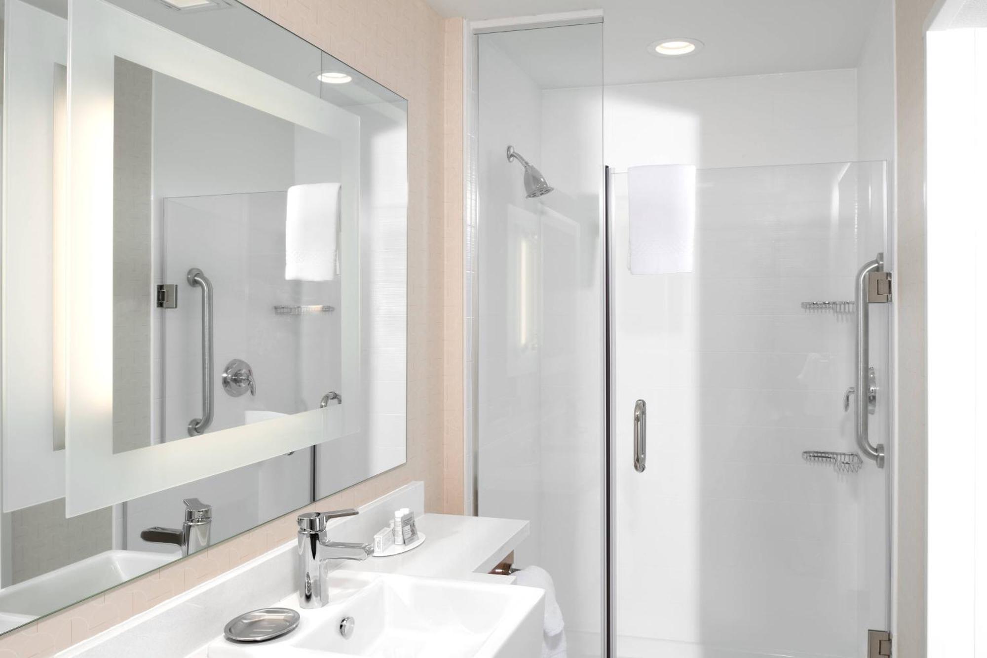 Springhill Suites By Marriott Wichita Airport Zewnętrze zdjęcie